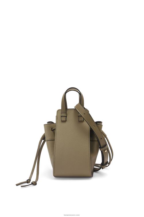 verde laurel mini hamaca con cordón de suave piel de becerro granulada Loewe R8J8Z241 mujer