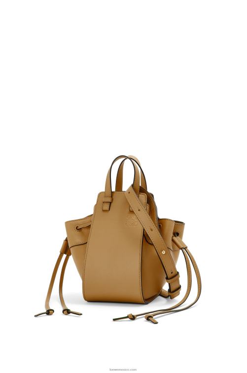 verde ocre mini hamaca con cordón en piel de becerro clásica Loewe R8J8Z243 mujer