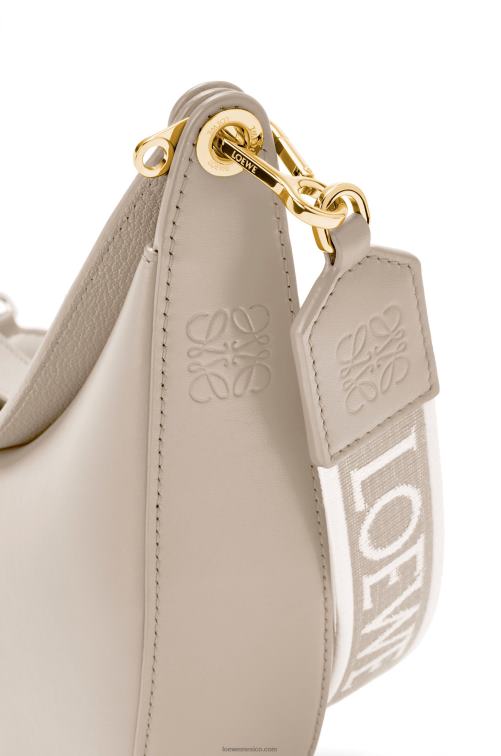 avena ligera Bolso luna pequeño de piel de becerro satinada y jacquard Loewe R8J8Z475 mujer
