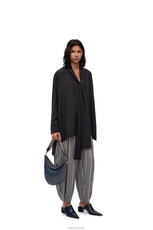 azul ónix bolso luna de piel de becerro satinada y jacquard Loewe R8J8Z483 mujer