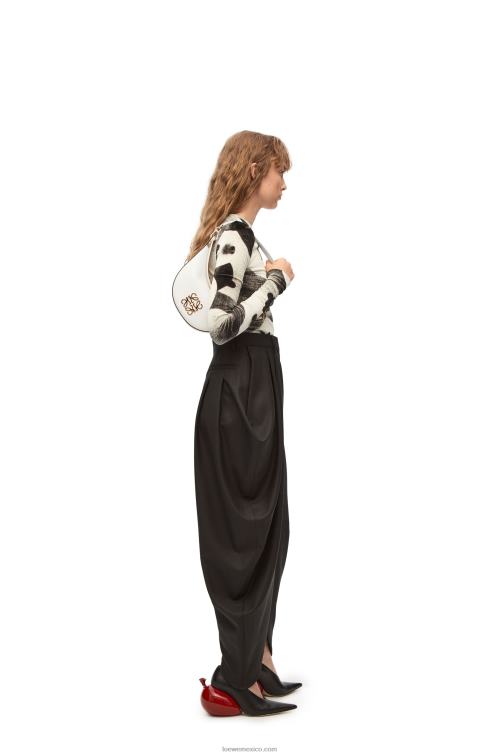 blanco suave/natural bolso luna pequeño de piel de becerro satinada Loewe R8J8Z449 mujer