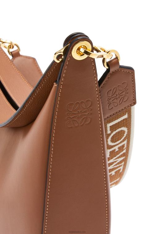 pacana bolso luna de piel de becerro satinada y jacquard Loewe R8J8Z453 mujer