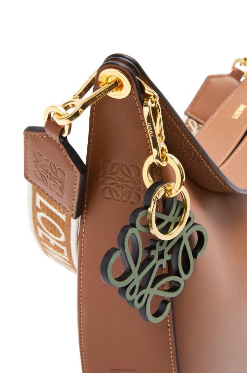 pacana bolso luna de piel de becerro satinada y jacquard Loewe R8J8Z453 mujer
