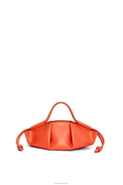 amanecer naranja bolso paseo pequeño de piel de becerro napa brillante Loewe R8J8Z349 mujer