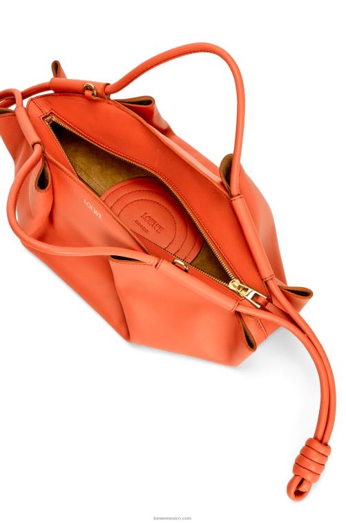 amanecer naranja bolso paseo pequeño de piel de becerro napa brillante Loewe R8J8Z349 mujer