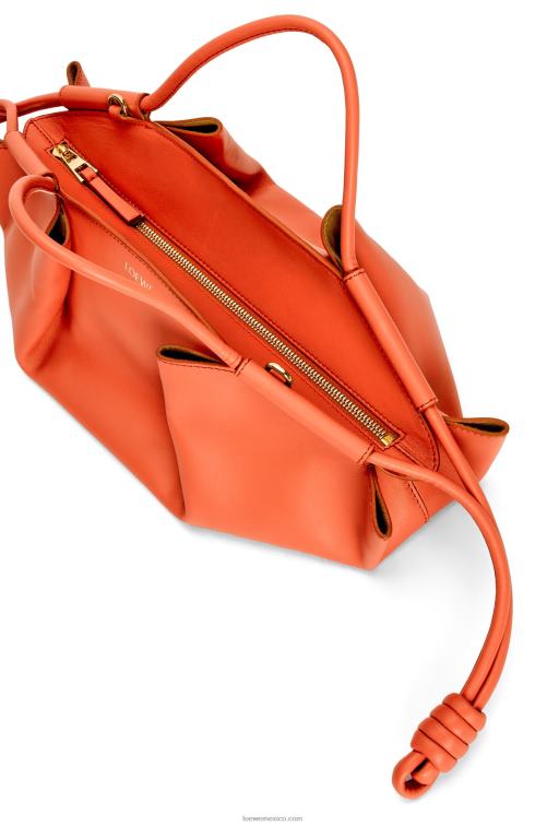 amanecer naranja bolso paseo pequeño de piel de becerro napa brillante Loewe R8J8Z349 mujer