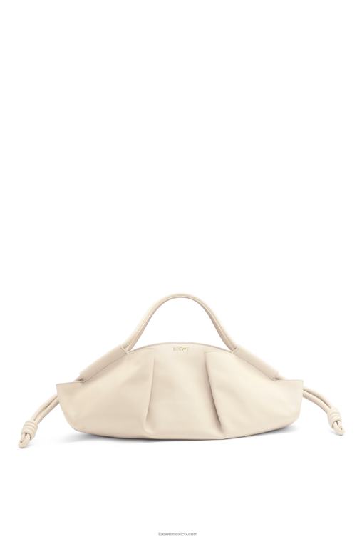 angora Bolso paseo de piel de becerro napa brillante Loewe R8J8Z346 mujer