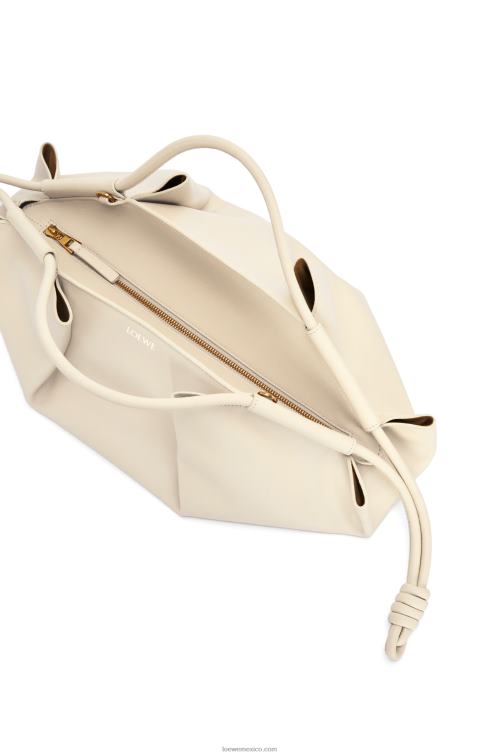 angora Bolso paseo de piel de becerro napa brillante Loewe R8J8Z346 mujer