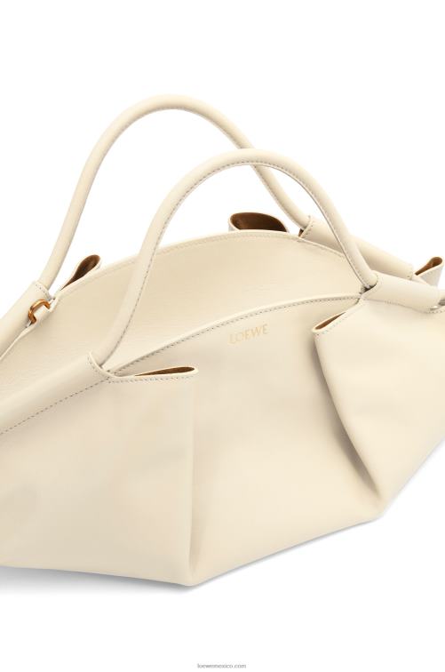 angora Bolso paseo de piel de becerro napa brillante Loewe R8J8Z346 mujer