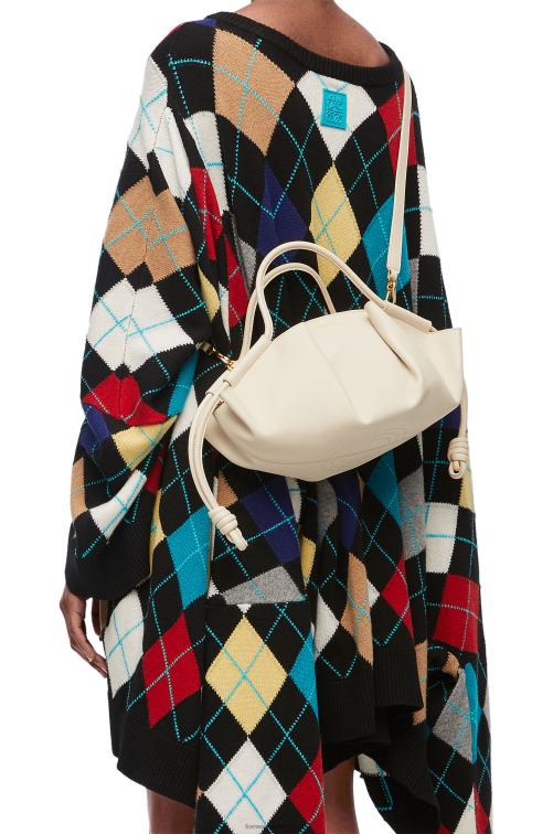 angora bolso paseo pequeño de piel de becerro napa brillante Loewe R8J8Z345 mujer