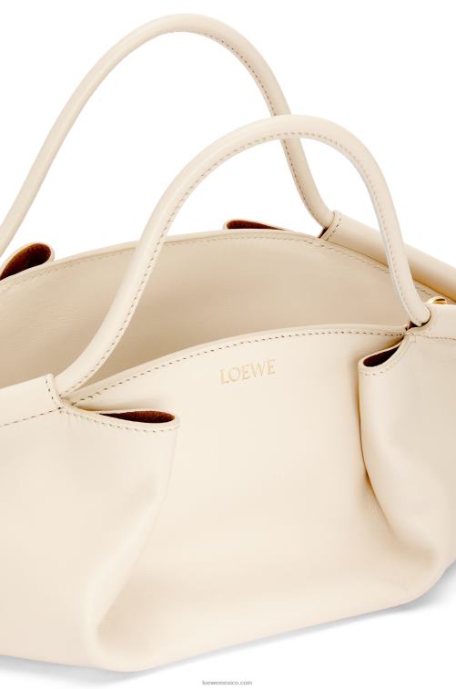 angora bolso paseo pequeño de piel de becerro napa brillante Loewe R8J8Z345 mujer