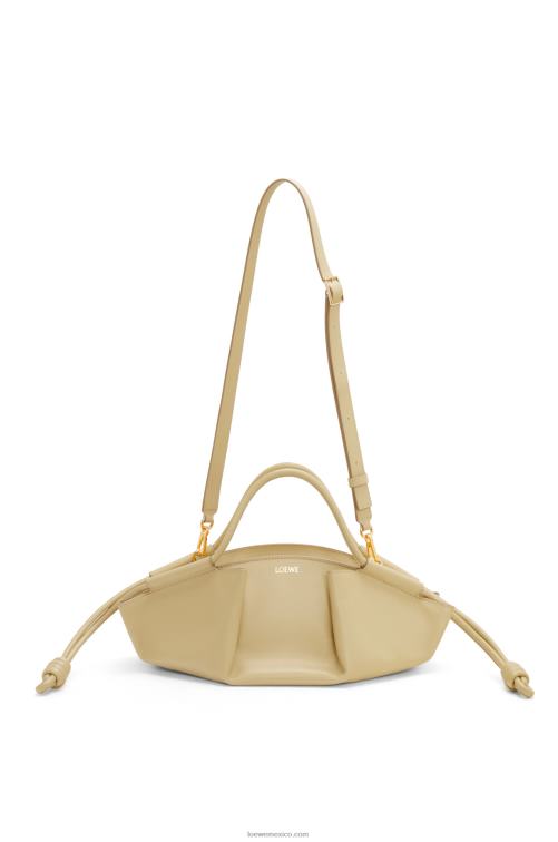 arcilla verde bolso paseo pequeño de piel de becerro napa brillante Loewe R8J8Z350 mujer