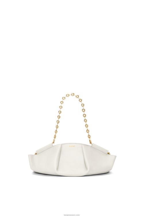 blanco suave bolso paseo pequeño de piel de becerro napa brillante con cadena Loewe R8J8Z404 mujer