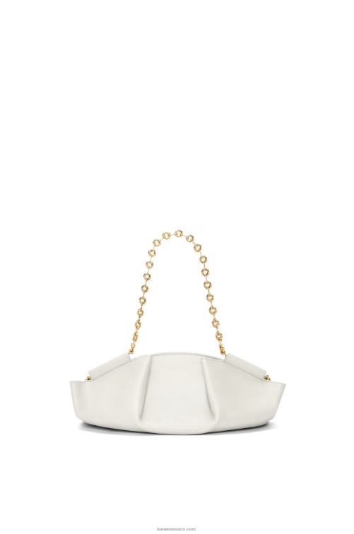 blanco suave bolso paseo pequeño de piel de becerro napa brillante con cadena Loewe R8J8Z404 mujer