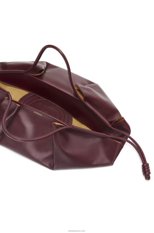 borgoña Bolso xl paseo de piel de becerro napa brillante Loewe R8J8Z415 mujer
