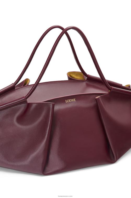 borgoña Bolso xl paseo de piel de becerro napa brillante Loewe R8J8Z415 mujer