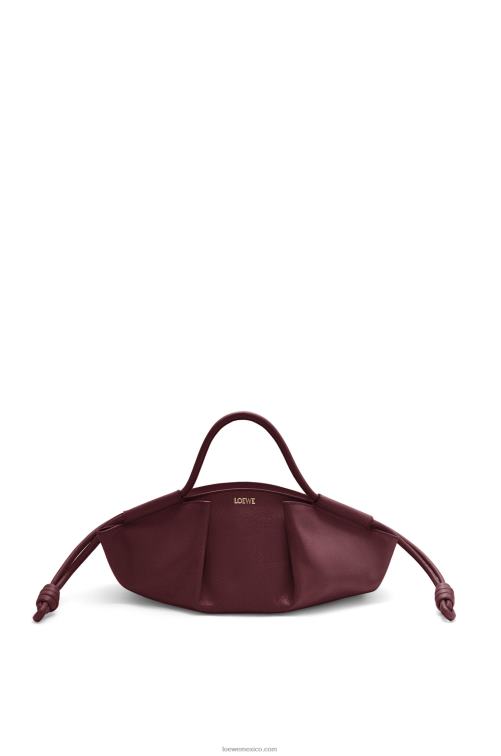 borgoña bolso paseo pequeño de piel de becerro napa brillante Loewe R8J8Z414 mujer