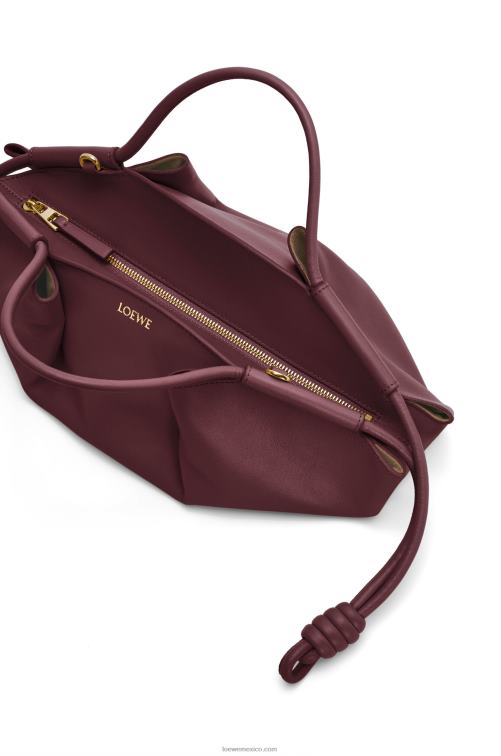 borgoña bolso paseo pequeño de piel de becerro napa brillante Loewe R8J8Z414 mujer