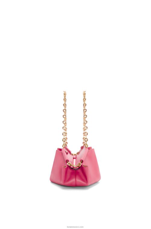 magenta bolso paseo pequeño de piel de becerro napa brillante con cadena Loewe R8J8Z420 mujer