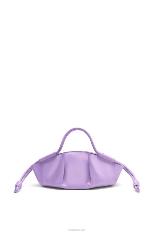 malva claro bolso paseo pequeño de piel de becerro napa brillante Loewe R8J8Z354 mujer