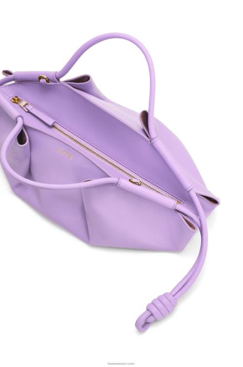 malva claro bolso paseo pequeño de piel de becerro napa brillante Loewe R8J8Z354 mujer