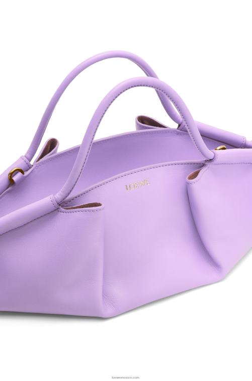 malva claro bolso paseo pequeño de piel de becerro napa brillante Loewe R8J8Z354 mujer