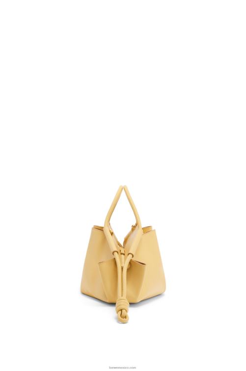 mantequilla oscura Bolso paseo de piel de becerro napa brillante Loewe R8J8Z352 mujer