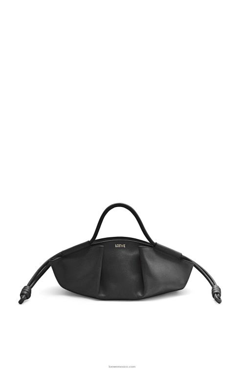 negro bolso paseo pequeño de piel de becerro napa brillante Loewe R8J8Z347 mujer