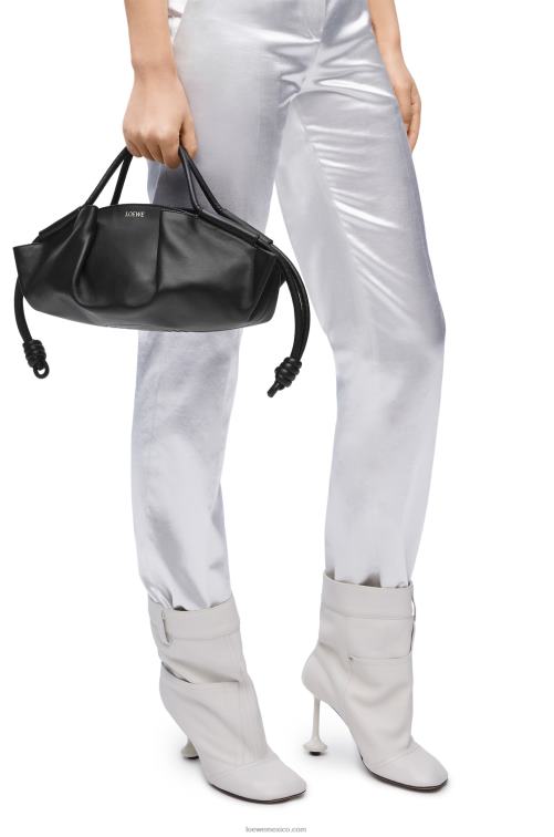 negro bolso paseo pequeño de piel de becerro napa brillante Loewe R8J8Z347 mujer