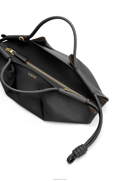 negro bolso paseo pequeño de piel de becerro napa brillante Loewe R8J8Z347 mujer