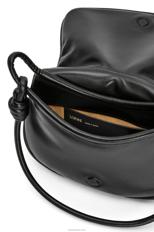 negro bolso satchel paseo de piel de becerro napa brillante Loewe R8J8Z337 mujer