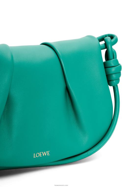 verde esmeralda bolso satchel paseo de piel de becerro napa brillante Loewe R8J8Z338 mujer