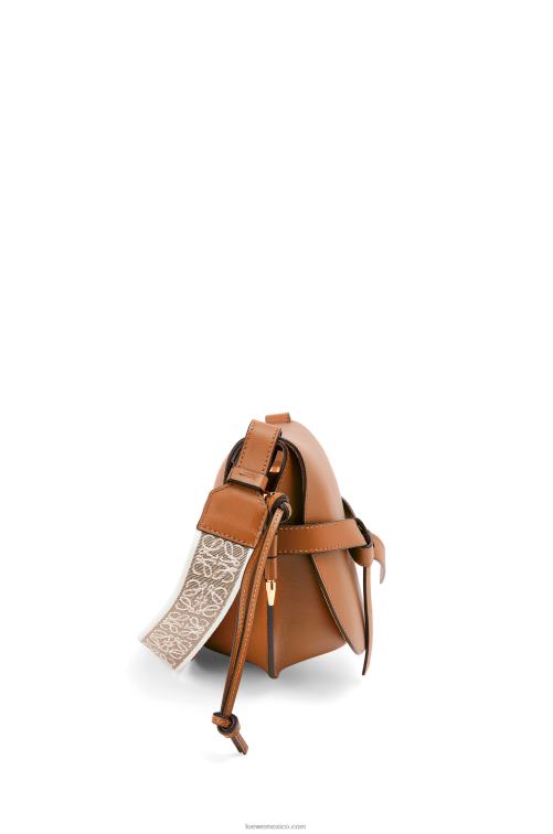 broncearse bolso gate pequeño en suave piel de becerro y jacquard Loewe R8J8Z254 mujer