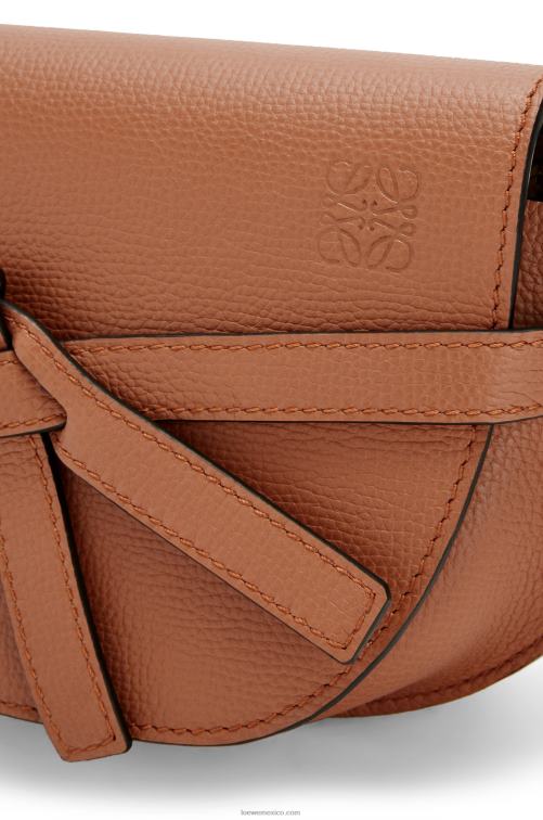 broncearse bolso mini gate dual de piel de becerro granulada Loewe R8J8Z237 mujer