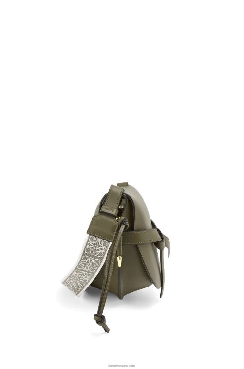 verde otoño bolso gate pequeño en suave piel de becerro y jacquard Loewe R8J8Z256 mujer