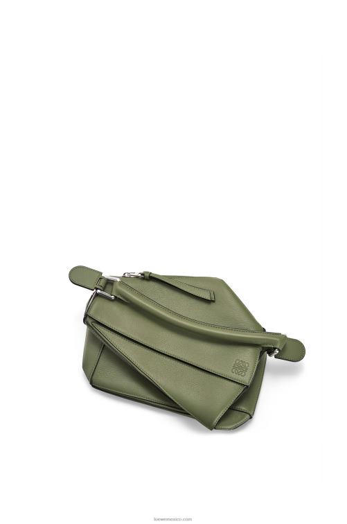 aguacate verde bolso puzzle pequeño de piel de becerro clásica Loewe R8J8Z545 mujer