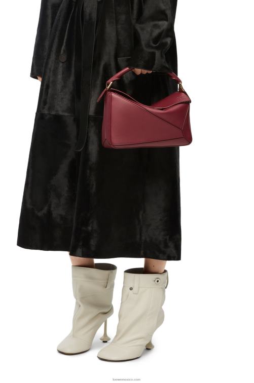 baya silvestre bolso puzzle pequeño de piel de becerro clásica Loewe R8J8Z544 mujer