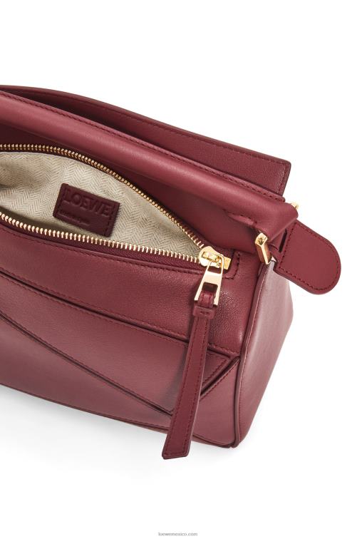 baya silvestre bolso puzzle pequeño de piel de becerro clásica Loewe R8J8Z544 mujer
