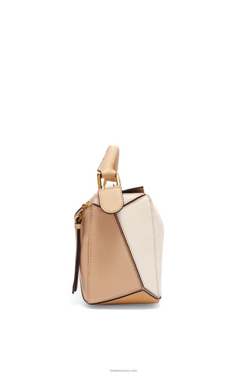 beige polvoriento/blanco suave bolso puzzle pequeño de piel de becerro clásica Loewe R8J8Z396 mujer