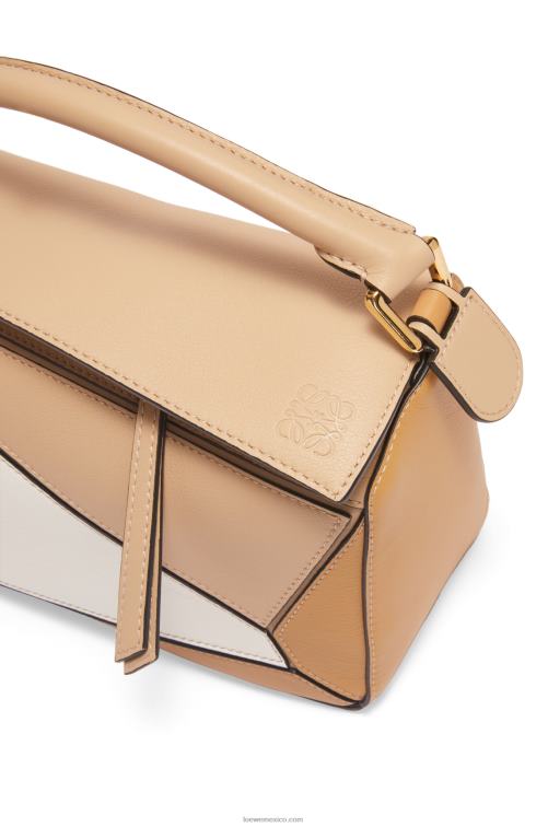 beige polvoriento/blanco suave bolso puzzle pequeño de piel de becerro clásica Loewe R8J8Z396 mujer
