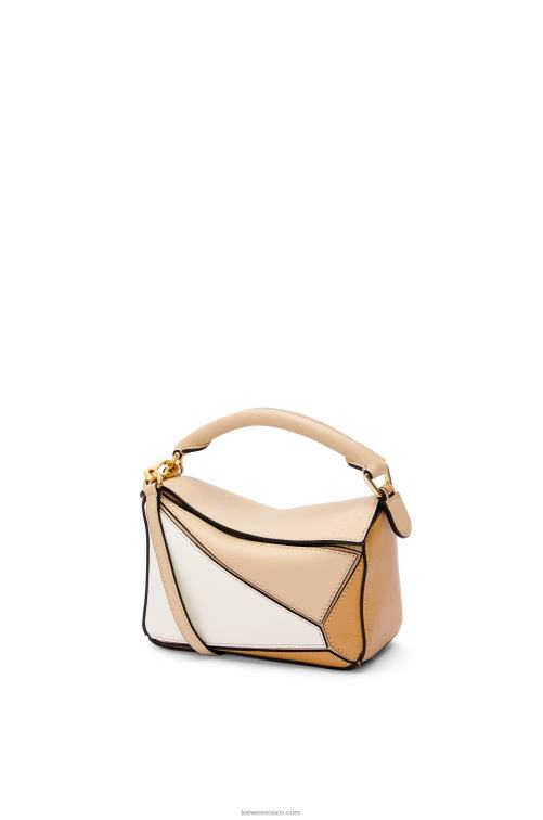 beige polvoriento/blanco suave minibolso puzzle de piel de becerro clásica Loewe R8J8Z233 mujer