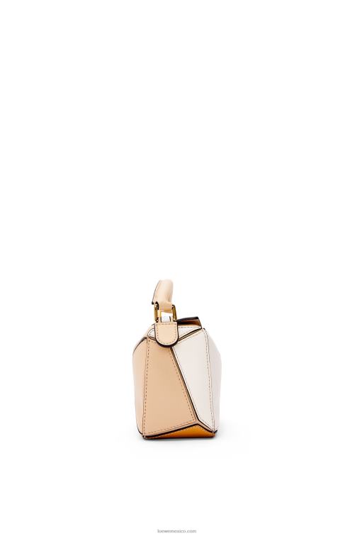 beige polvoriento/blanco suave minibolso puzzle de piel de becerro clásica Loewe R8J8Z233 mujer