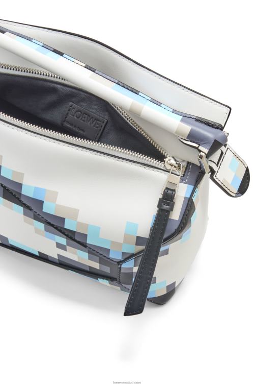 blanco bolso pequeño con borde de rompecabezas pixelado de piel de becerro satinada Loewe R8J8Z395 mujer