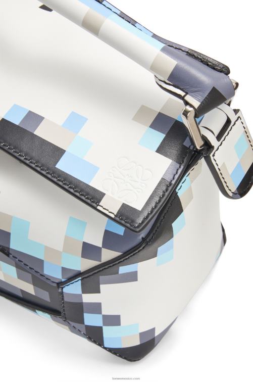 blanco bolso pequeño con borde de rompecabezas pixelado de piel de becerro satinada Loewe R8J8Z395 mujer