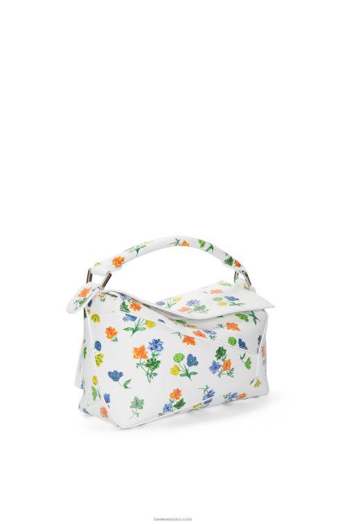 blanco/multicolor bolso pequeño con borde rompecabezas de flores de piel de becerro satinada Loewe R8J8Z394 mujer