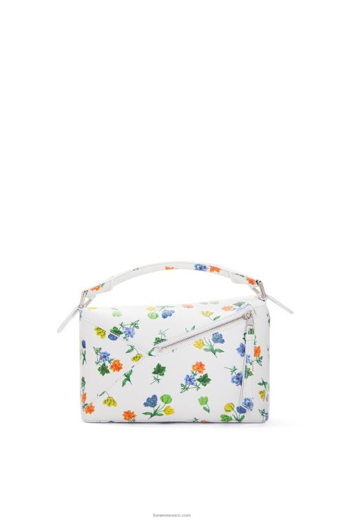blanco/multicolor bolso pequeño con borde rompecabezas de flores de piel de becerro satinada Loewe R8J8Z394 mujer