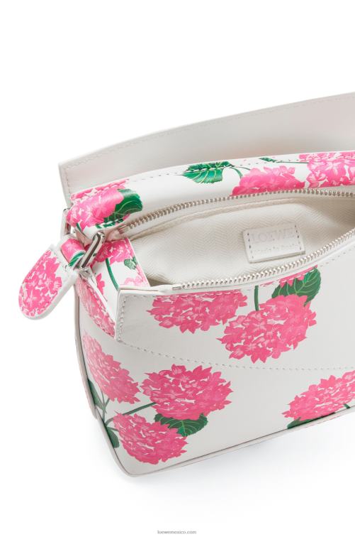 blanco/rosa bolso mini con borde rompecabezas de flores de piel de becerro satinada Loewe R8J8Z235 mujer