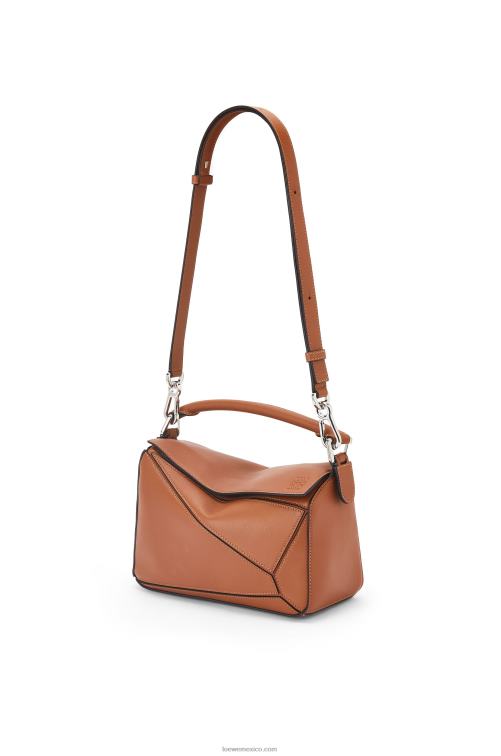 broncearse bolso puzzle pequeño de piel de becerro clásica Loewe R8J8Z364 mujer