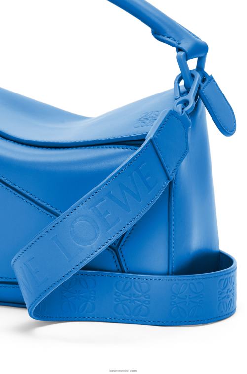 buceo azul bolso puzzle pequeño de piel de becerro satinada Loewe R8J8Z480 mujer