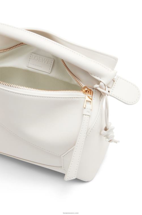 esmalte blanco bolso puzzle edge pequeño de piel de becerro satinada Loewe R8J8Z435 mujer
